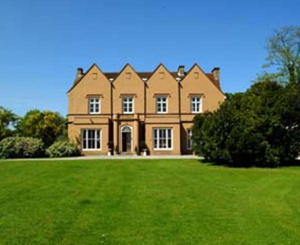 Nurstead Court